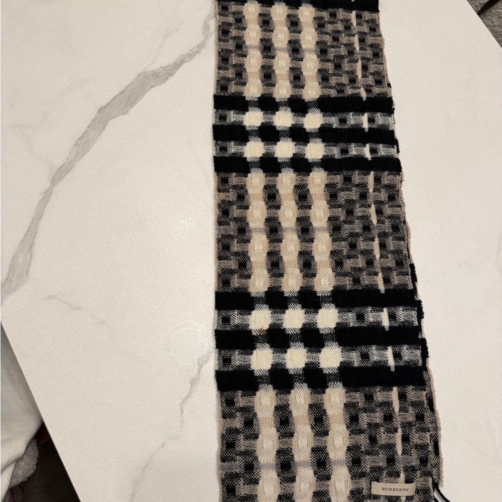 Burberry Black and Cream Patterned Scarf - Picture 3 of 6